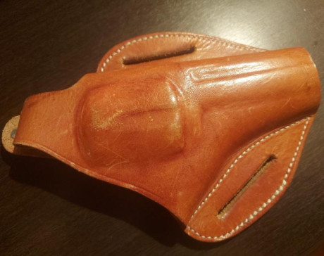 Para revólver de 4". Fabricada por Astra, pieza de colección pero totalmente funcional. Leves marcas 01