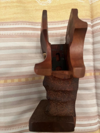 Una amiga del tiro, vende su pistola Morini CM22. La pistola se vende con estuche original, dos cargadores. 20