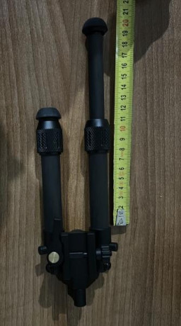 Vendo bipode de aluminio y fibra carbono para carril picantiny totalmente nuevo, solo me queda 1 unidad, 02