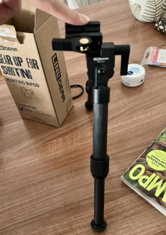 Vendo bipode de aluminio y fibra carbono para carril picantiny totalmente nuevo, solo me queda 1 unidad, 01