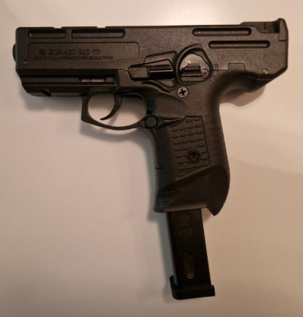 9 mm PAK, estado IMPECABLE, sólo probada, arma muy dificil de conseguir en España, , en maletin de ABS 01