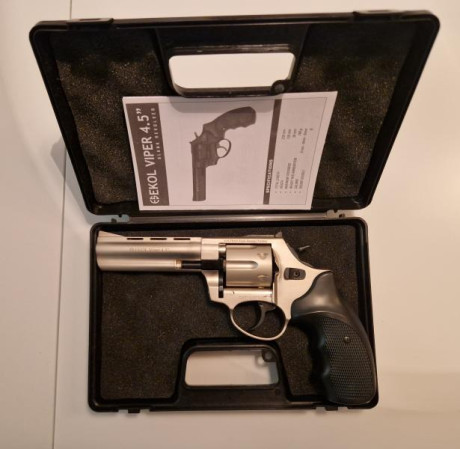 Calibre 380/ 9 mm, estado IMPECABLE, al igual que la Zoraki 925, solo probada y dificil de encontrar en 02