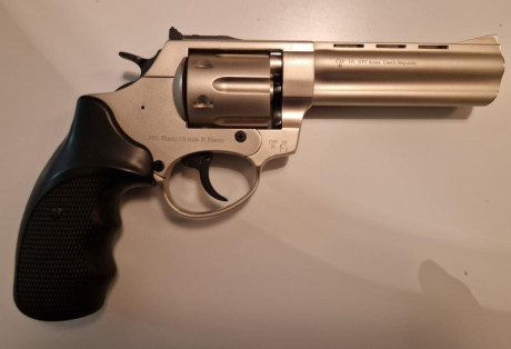 Calibre 380/ 9 mm, estado IMPECABLE, al igual que la Zoraki 925, solo probada y dificil de encontrar en 01