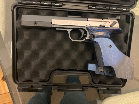 Hola. Pongo en venta por no usar una magnifica Hammerli XS Sport. 22lr. (auténtica, que alguien me dice 00