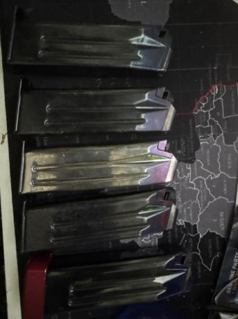 Vendo cargadores de Llama Max 2 calibre 9 PB 35€ unidad más envío se encuentran en Cádiz 00