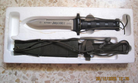 Vendo cuchillo AITOR JUNGLE KING II, nuevo en su caja de cartón, de colección.

  PRECIO: 150,00 €, con 00