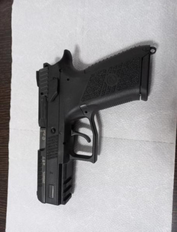      ***ÚLTIMA REBAJA, NUEVO PRECIO 1400 €***   

De nuevo en venta pistola CZ P07 calibre 9MM., con kit 12