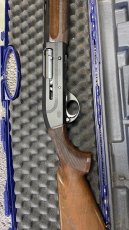 Se vende escopeta Breda Echo del 12, en buen estado, sistema inercial Benelli fiable al 100%, no falla 11