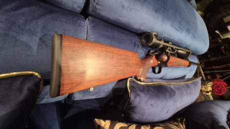 Pongo a la venta rifle Blaser R8 Black edition 300wm  cañon 65cm, pasa por nuevo,  18 cartuchos disparados, 10