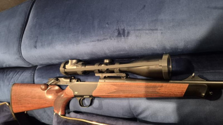 Pongo a la venta rifle Blaser R8 Black edition 300wm  cañon 65cm, pasa por nuevo,  18 cartuchos disparados, 20