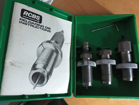 VENDO DIES MARCA RCBS DEL CALIBRE 38 SWC 
ESTAN COMPLETAMENTE NUEVOS YA QUE NO USO ESE CALIBRE Y LOS COMPRÉ 02