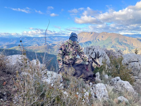 Ya sabéis que me gusta escribir las cacerías, aquí tenéis mi ultima aventura por si os apetece leerla.


 101