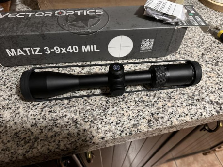 Nuevo, no se usó nunca. Solo visor, sin monturas.
50€ portes a cargo del comprador. 00