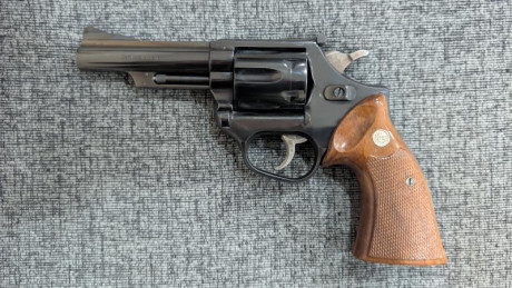 Vendo revolver Astra modelo CTG del calibre .357 Magnum, el revolver se encuentra en un estado impecable, 02