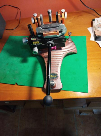 Vendo torreta Caldwell Fire control, mejorada en tornilleria apoyos, maneta etc, entrego tambien las piezas 02