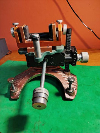 Vendo torreta Caldwell Fire control, mejorada en tornilleria apoyos, maneta etc, entrego tambien las piezas 01