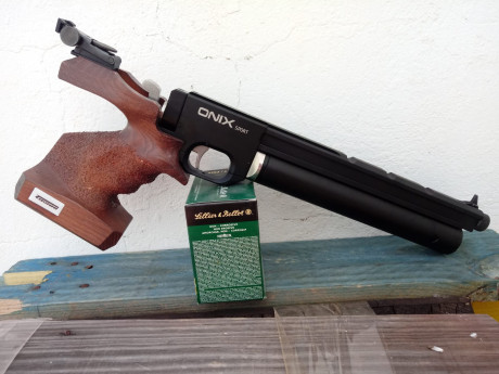 . Vendo pistola de pcp  Onix sport del 4,5 comprada en el verano del 2024 con muy pocos tiros,tiene mejorado 10