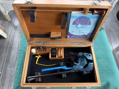 Buenas tardes compañeros ,  muy a pesar mio me veo en la tesitura de sacar a la venta mis compañeras de 00