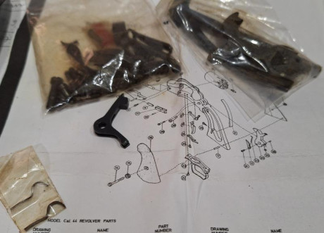 Busco freno de tambor de revolver SB 1858 50