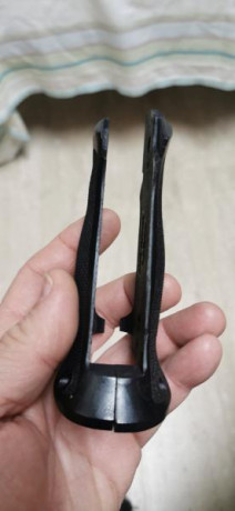 :?: Vendo esta cacha nueva a estrenar.
Es de madera. 
Me la compre en gabilondo y no recuerdo la marca. 02