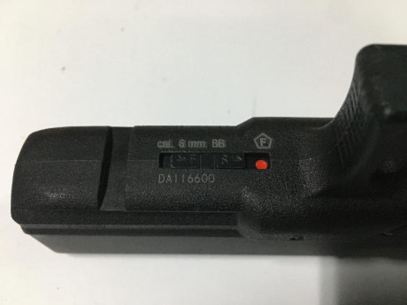 Vendo glock 17 Umarex. 6mm bolas de plástico.
De bombonas de co2
No tiene cargador, se me rompió y he 00