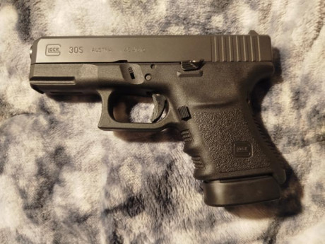   Hola, por necesidad de cupo, pongo a la venta una magnífica Glock 30S en calibre .45 acp. Armazón SF 01