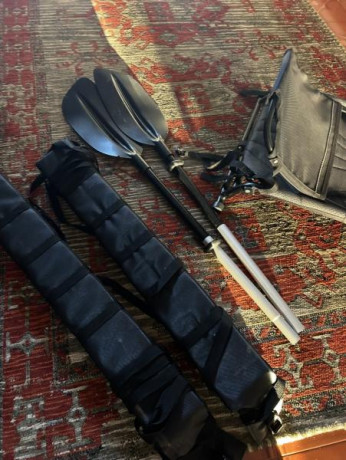 Cambio kayak autovaciable de pesca de 3 metros  . Va con cañero orientable, asiento alto ,remo y soporte 10