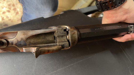 Se vende réplica italiana Chiappa del mítico rifle Sharps de calibre 45-70 con cañón pesado octogonal 11
