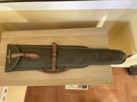 Buenas a todos vendo este maletin el cual es antiguo pero bien conservado, tiene su llave para cerrarlo 12