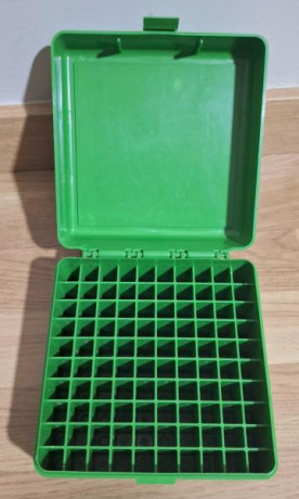 Pongo la la venta los siguientes accesorios relacionados con la recarga:


1.- 1 caja de almacenamiento 01