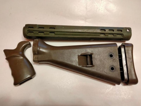 Hola, pongo a la vente estos complementos de HK G3 valido para el CETME C quizas adaptandolo un poco, 10