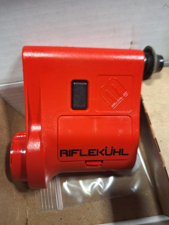 Pongo la la venta los siguientes accesorios relacionados con la recarga:


1.- 1 caja de almacenamiento 30