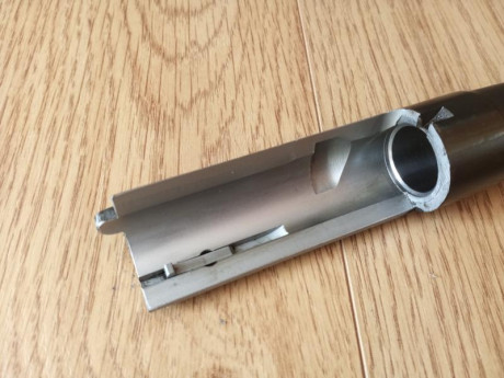 Vendo  escopeta de corredera marca Fabarm modelo Sdass Wood.

Cañón Tribore cilíndrico de 51cm, con rosca 122