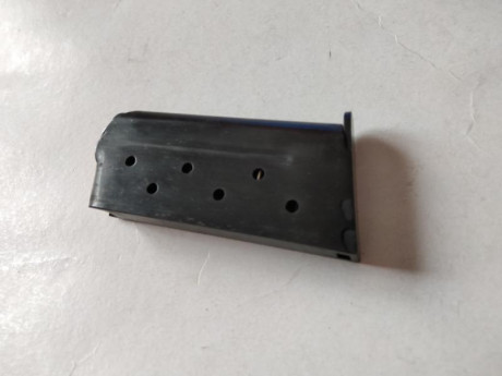 Hola a todos, vendo cargador para la carabina Destroyer del calibre 9 largo Monohilera 
el cargador apenas 80