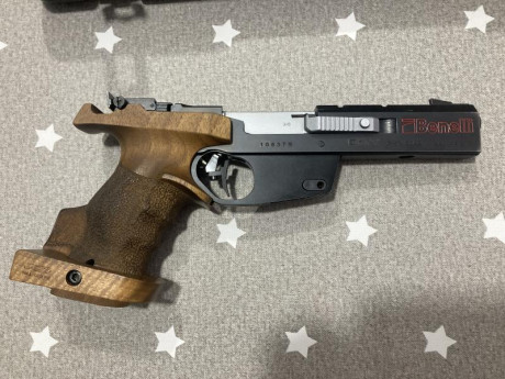 Buenos días.
Vendo Benelli MP90S World CUP 22LR con dos cargadores, maletín original y con los documentos 42