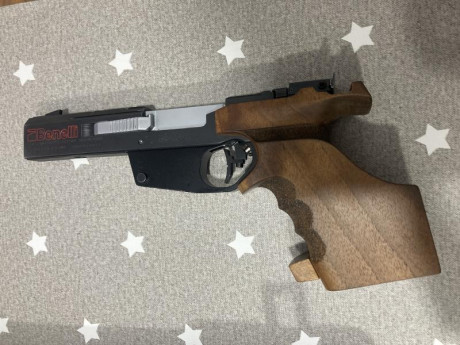 Buenos días.
Vendo Benelli MP90S World CUP 22LR con dos cargadores, maletín original y con los documentos 51