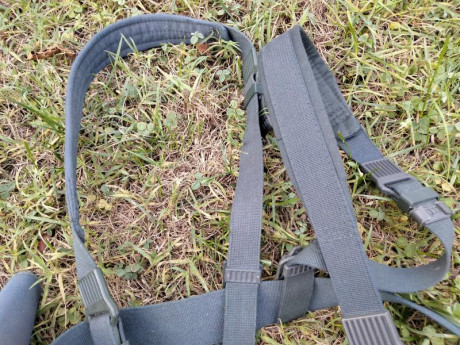 Hola a todos, pongo a la venta una funda con trinchas y cinturon de una Star BM de la Guardia Civil 

El 30