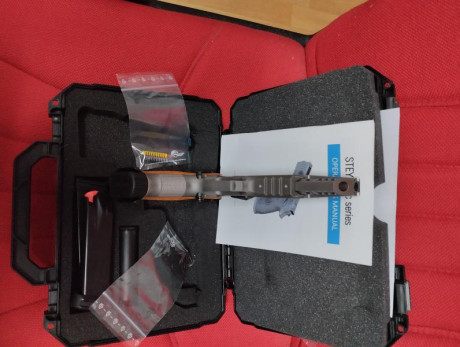 Vendo pistola semiautomática Steyr Rock ATC de 6 pulgadas en 9mm. Pistolón de acero inoxidable, disparador 10