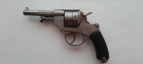 Se vende revolver francés Chamelot modelo 1873.
Año de fabricación 1875.
Precio 250 euros. En el precio 01