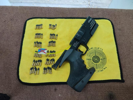 Se vende Walther SSP va con dos cargadores, maletín original y contrapeso fijo de aluminio y el inercial. 00