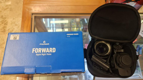 Hola se vende Pack compuesto por:
Monocular Cyclops 335
Visor acoplable PULSAR FOWARD FN455S
Visor nocturno 11