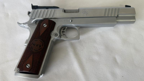 IMPOLUTA Y CON UN AJUSTE EXCEPCIONAL, DISPARADOR EXTREMADAMENTE AFINADO Y CON UNA SALIDA SIN ARRASTRES
•	2 01