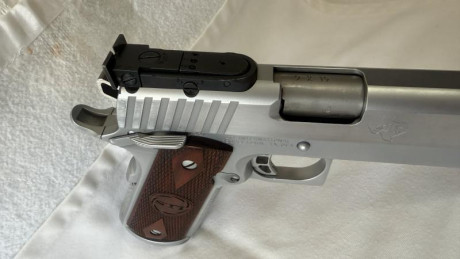 IMPOLUTA Y CON UN AJUSTE EXCEPCIONAL, DISPARADOR EXTREMADAMENTE AFINADO Y CON UNA SALIDA SIN ARRASTRES
•	2 00