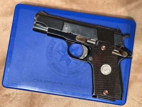 Buenas

 Vendo mi  STAR PD   en  calibre 45 ACP , con 3 cargadores (un con extensión +1), dos juego de 01