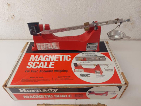  Vendida 
Por cese de la actividad deportiva, sigo vaciando el armero....
Vendo Bascula magnética Hornady 01