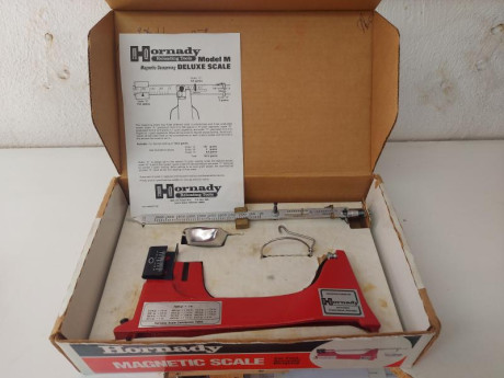  Vendida 
Por cese de la actividad deportiva, sigo vaciando el armero....
Vendo Bascula magnética Hornady 00