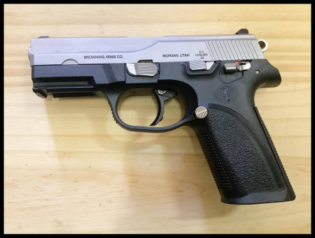 A la venta esta preciosa Browning Pro 9, gemela de la FN P9. La primera se fabricó en  E.E.U.U. y la segunda 100