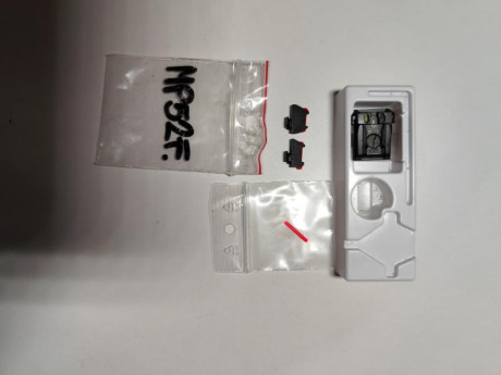 Pues eso. Vendo miras LPA modelo SPF16GL para Glock.
Ahora las tengo montadas en una Glock modelo 45 puestas 40