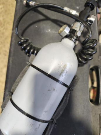 Se vende botella de pcp con grifo nuevo y un segundo regulador de recambio
Precio 90€ 02