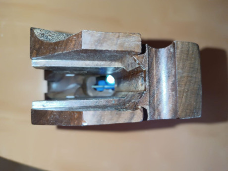 Se vende empuñadura para la mano izquierda , tamaño M.
Es de una Morini 162 de aire, con módulo electrónico 00